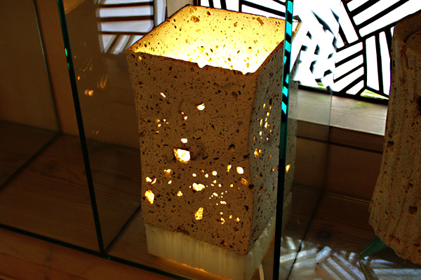大谷石の照明